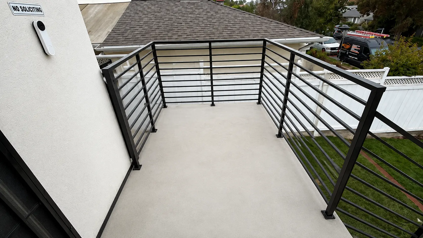 Automated driveway gate with horizontal slats in Burbank