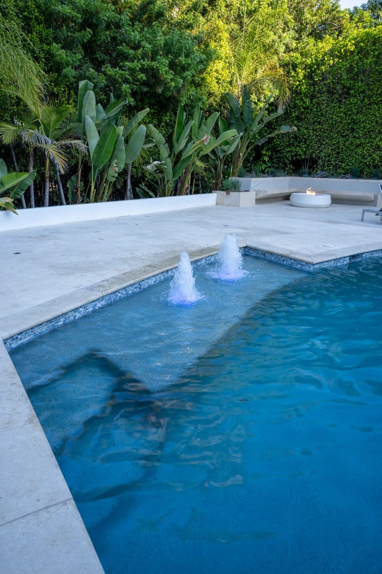 Pool and spa at twilight showing hot and cold contrast features